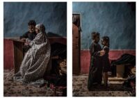Fatma and her cousin Kosh interact during a quiet evening, without adults in the room. Between playing and the beginning of a seduction game.
Marriage between first cousins is normal and frequent in this region.
Chibayish, Iraq, 09/09/2019